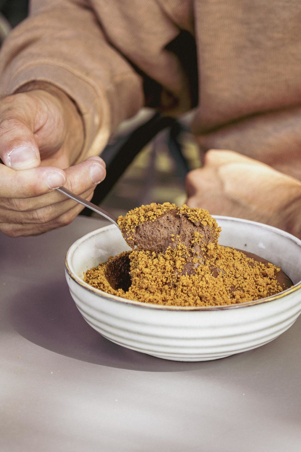 Mousse au chocolat servie au restaurant Ernest